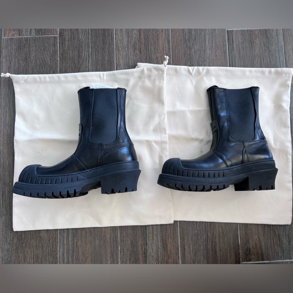 Acne studios blk combat boots. Brand new. Size 37 Italian. Never been worn.